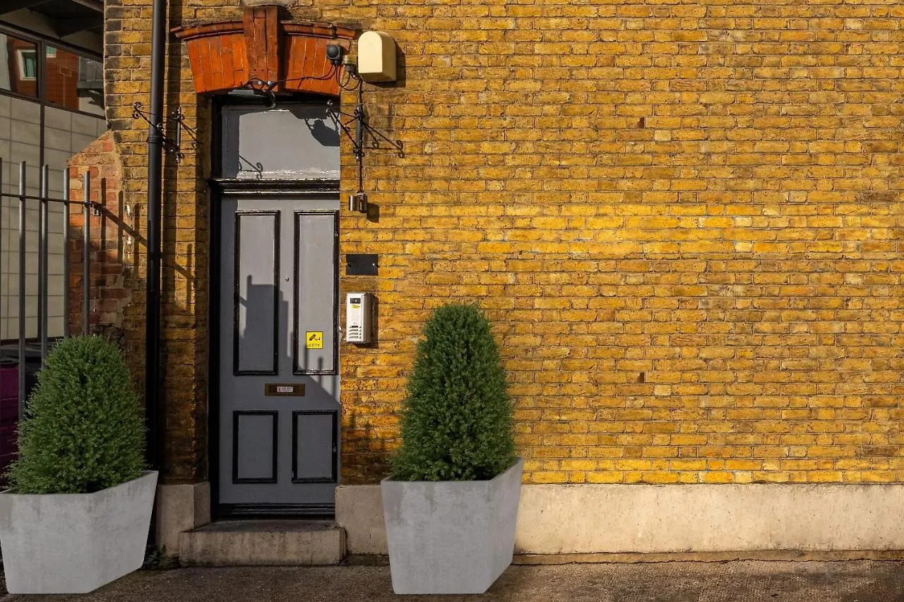 The Buross - Aldgate Aparthotel London