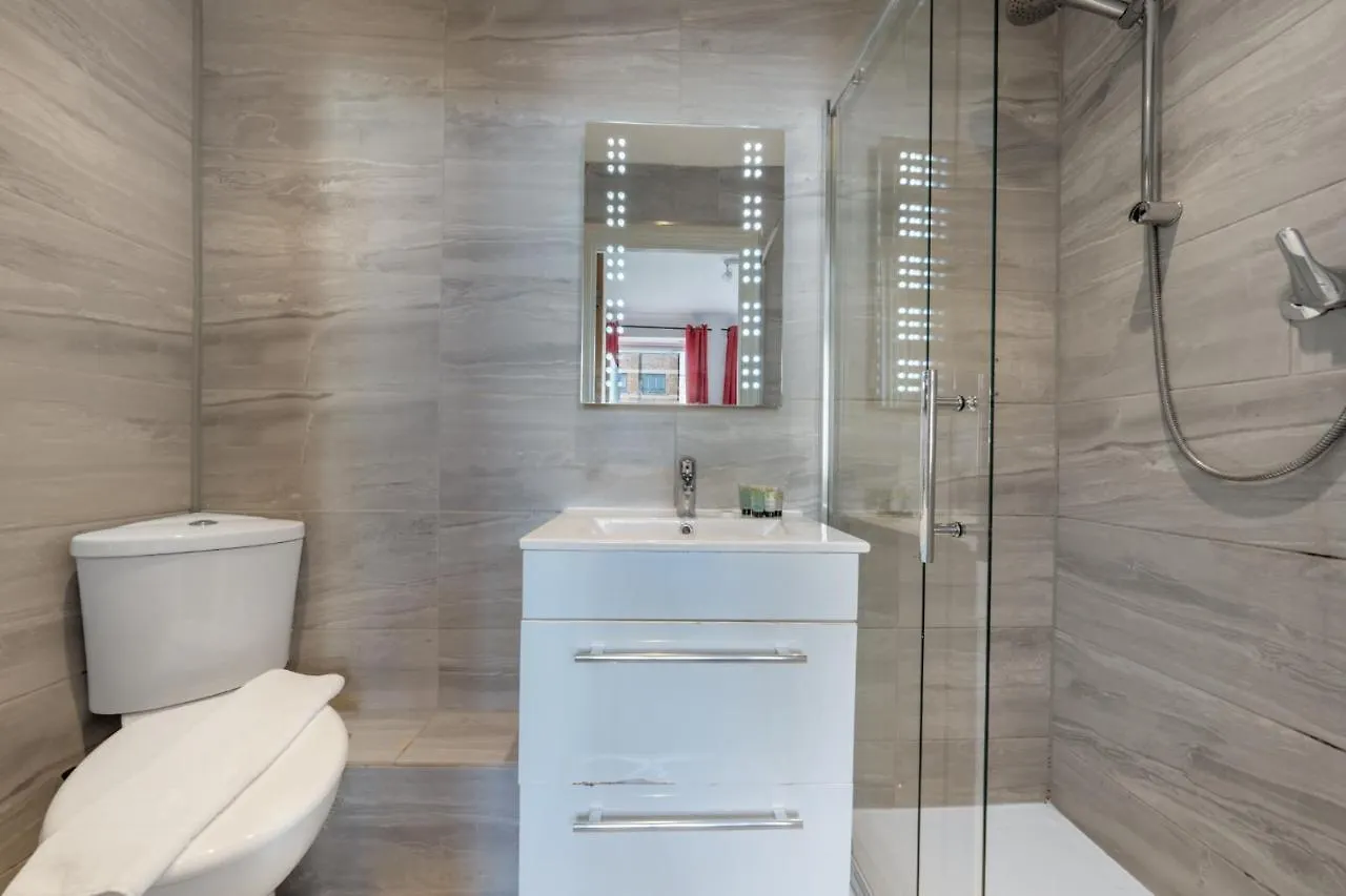 The Buross - Aldgate Aparthotel London United Kingdom