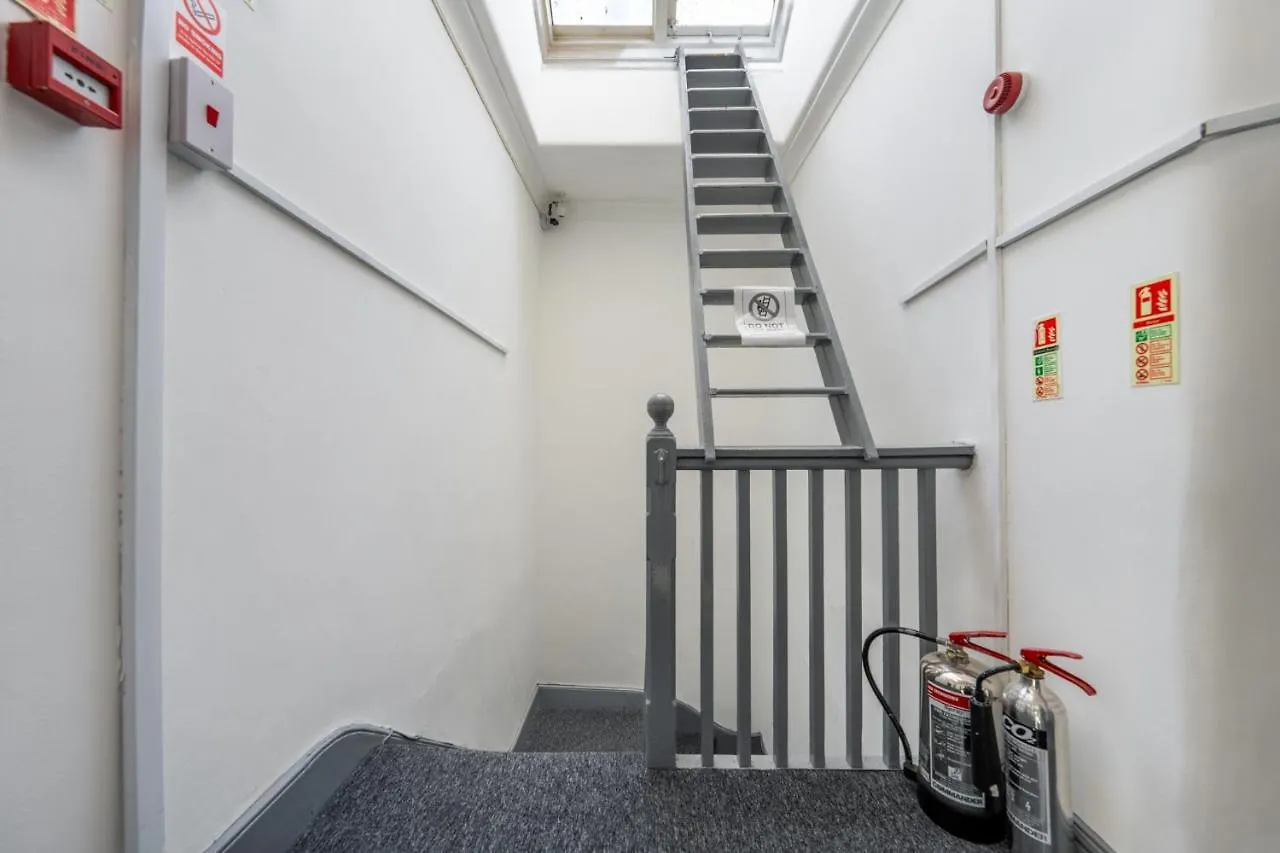 The Buross - Aldgate Aparthotel London