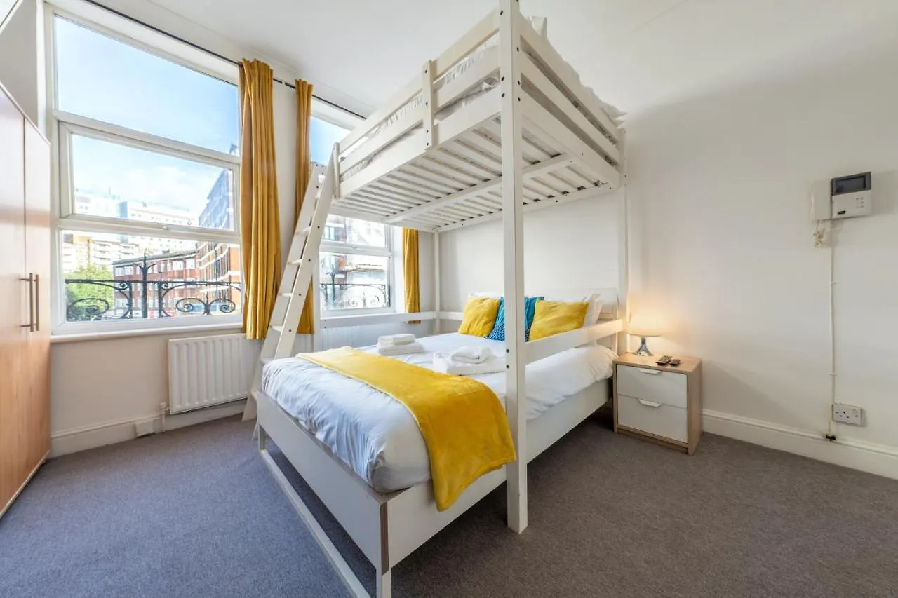 The Buross - Aldgate Aparthotel London
