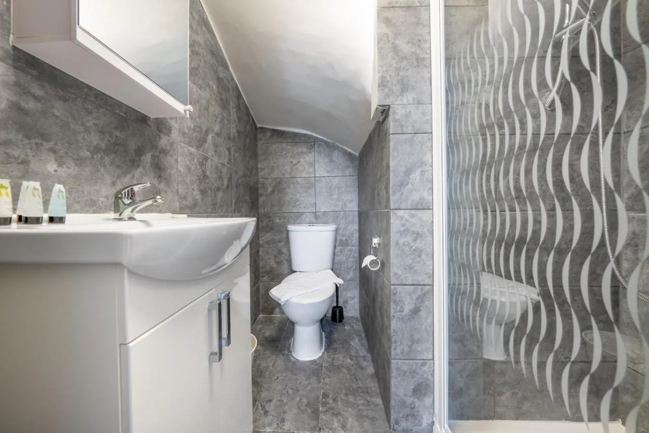 The Buross - Aldgate Aparthotel London