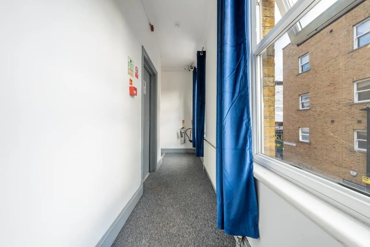 The Buross - Aldgate Aparthotel London
