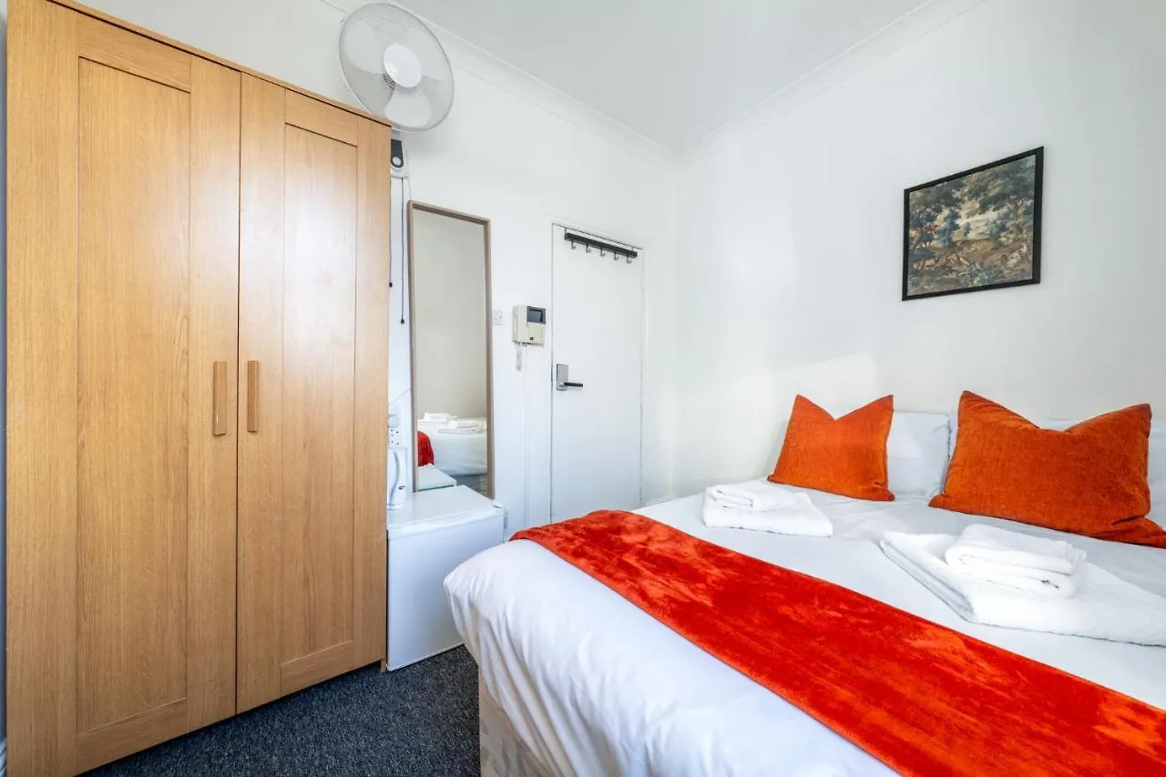 The Buross - Aldgate Aparthotel London