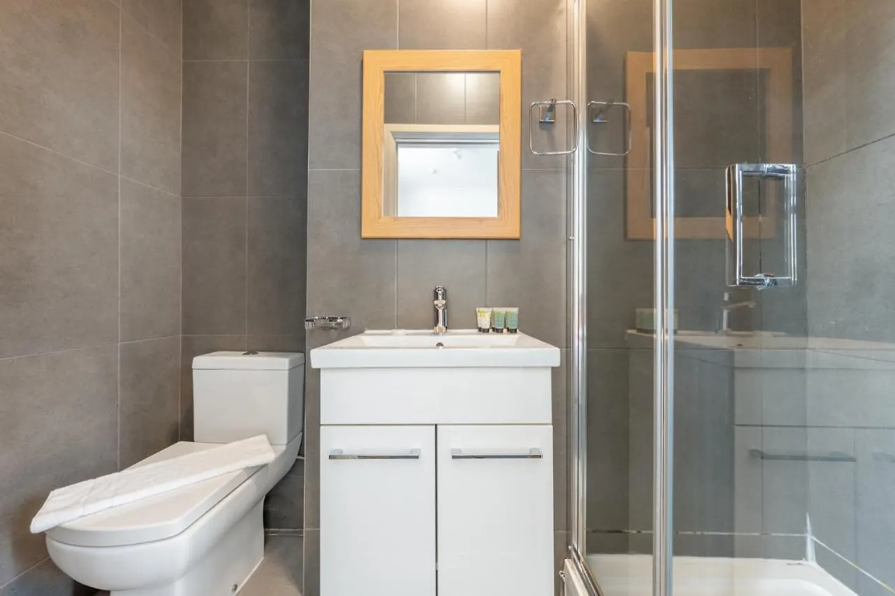 The Buross - Aldgate Aparthotel London